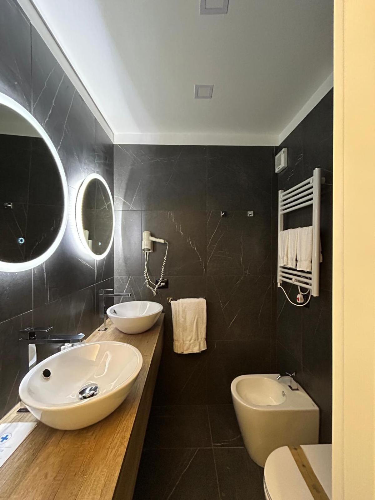 Hotel Palace Varazze Ngoại thất bức ảnh